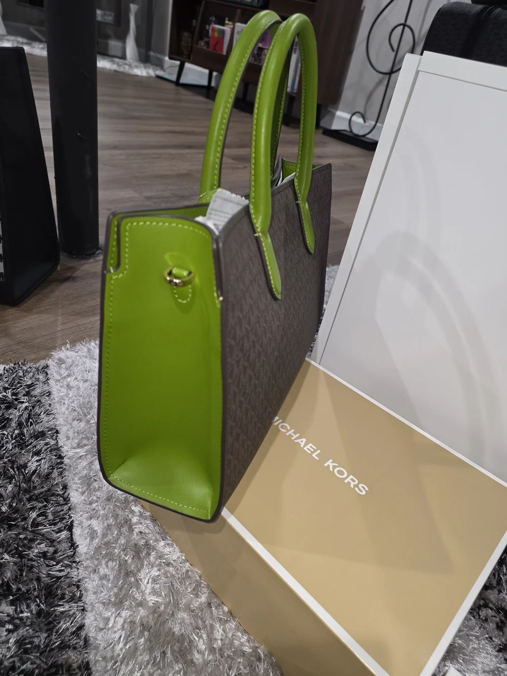Michael Kors signature mk